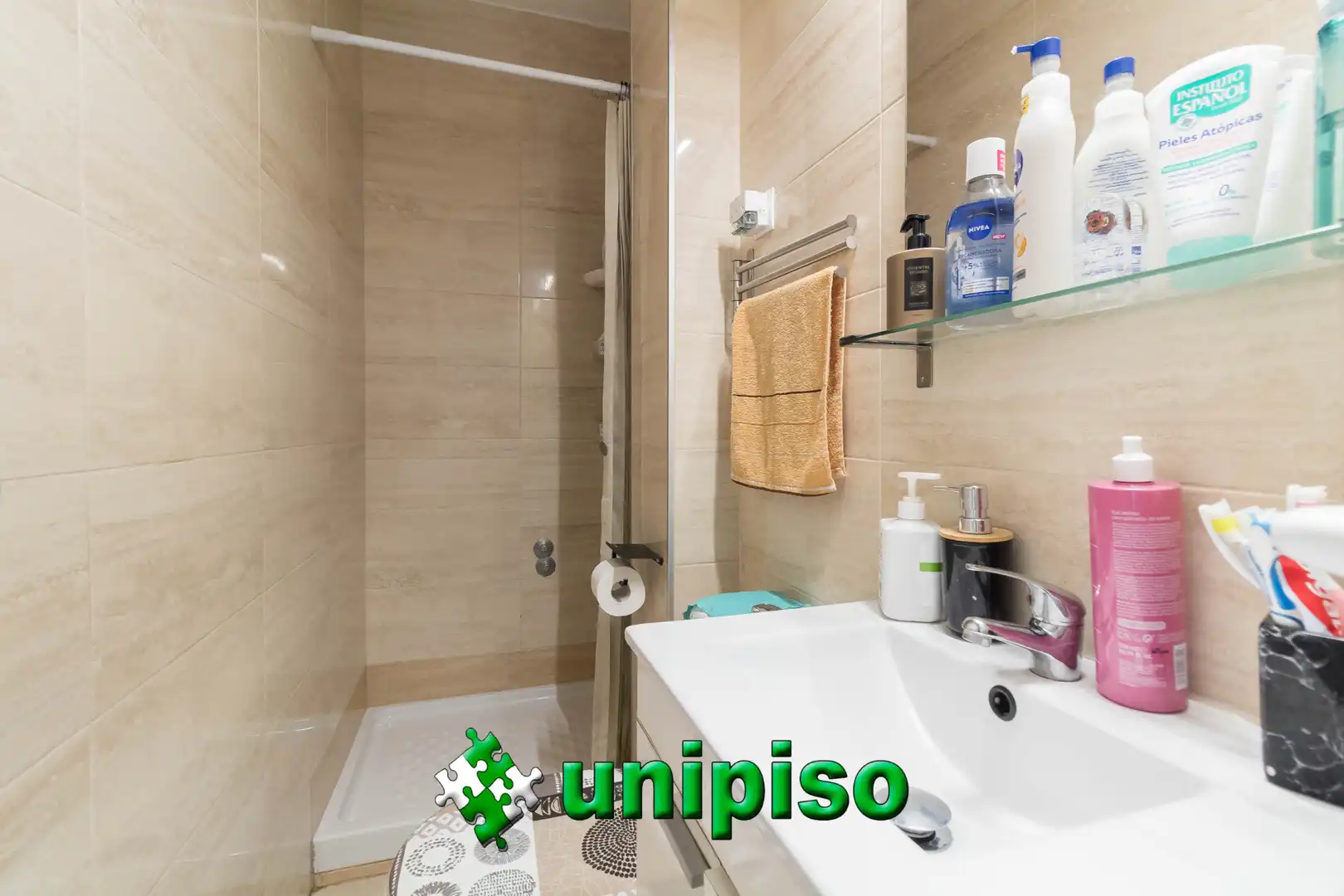 Bathroom of Flat for sale in Getafe  with Air Conditioner, Heating and Terrace