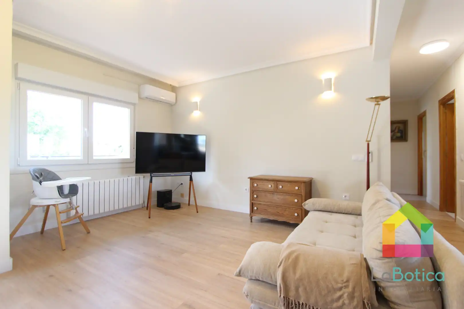 Sala de estar de Piso en venta en Olías del Rey con Aire acondicionado, Calefacción y Terraza