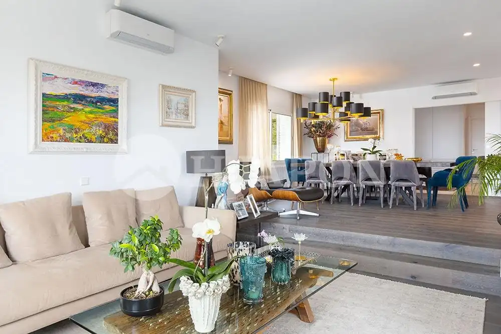 Sala de estar de Casa o chalet en venta en Alella con Aire acondicionado, Calefacción y Jardín privado