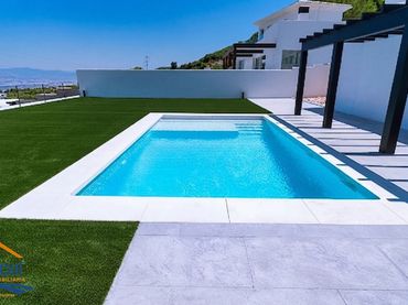 Chalet con balcón en venta en Calle Mago Santhai