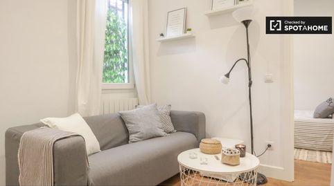 Foto 4 de Habitación en Almagro, Madrid Capital