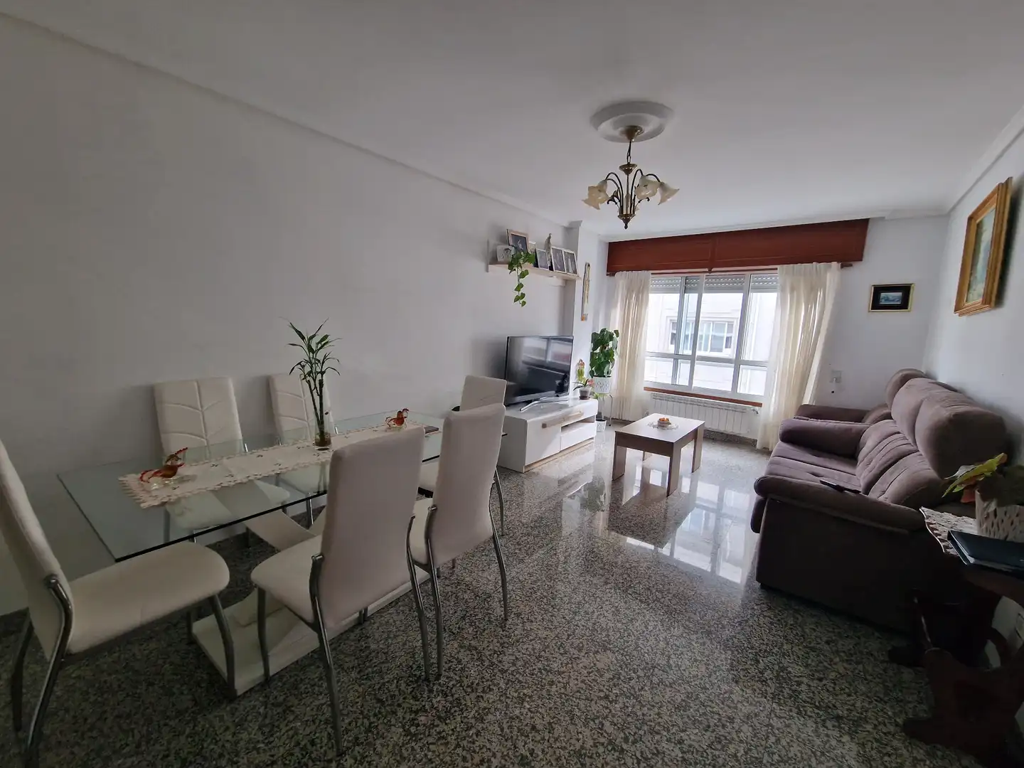 Sala de estar de Piso en venta en Narón con Calefacción, Parquet y Trastero