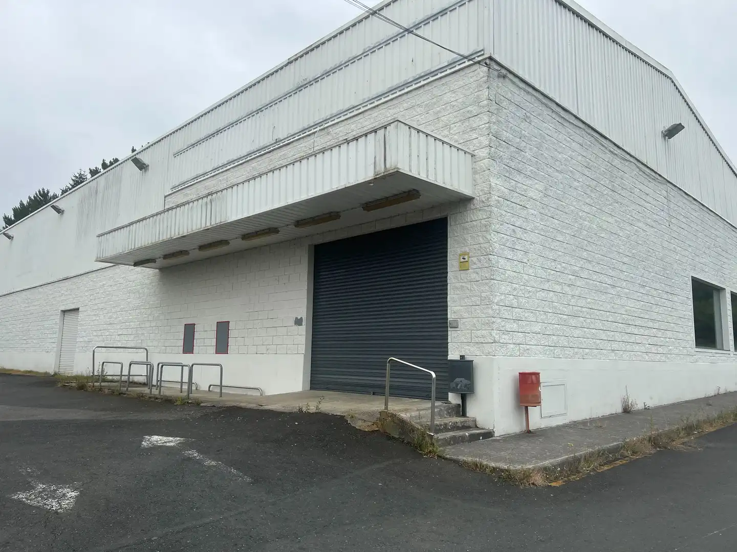Exterior view of Industrial buildings for rent in Fene  with Heating and Alarm
