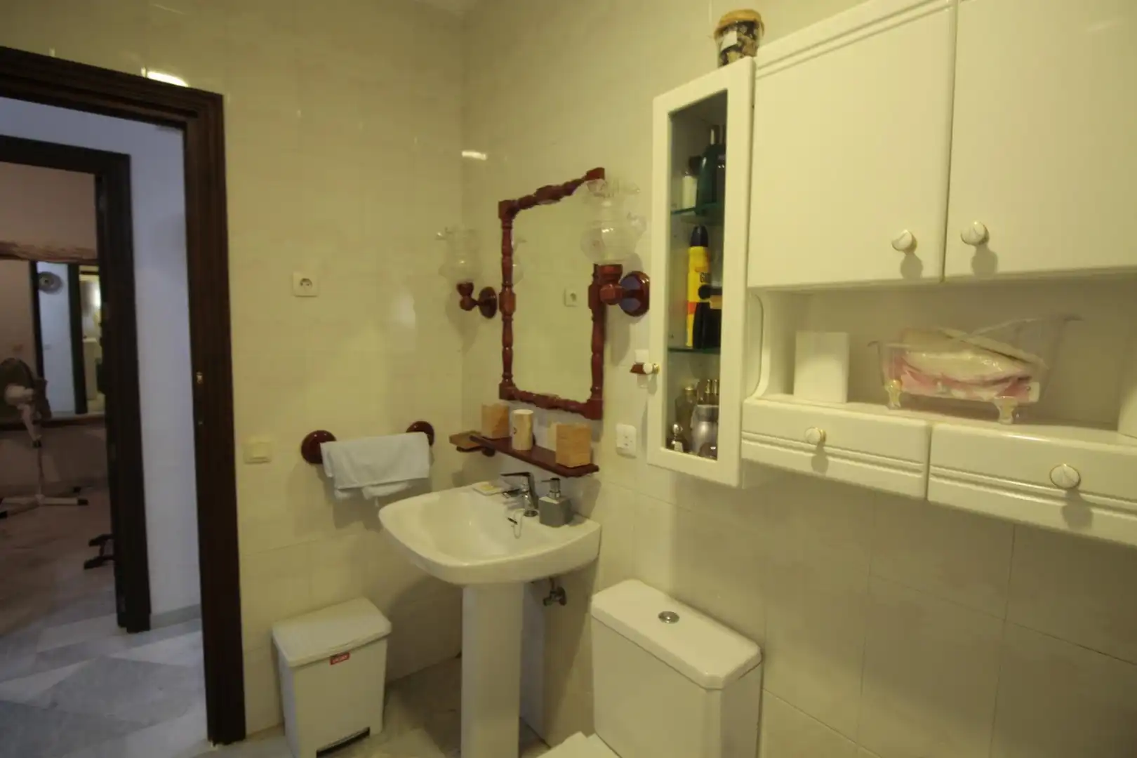 Baño de Casa o chalet en venta en El Castillo de las Guardas con Jardín privado, Trastero y Piscina