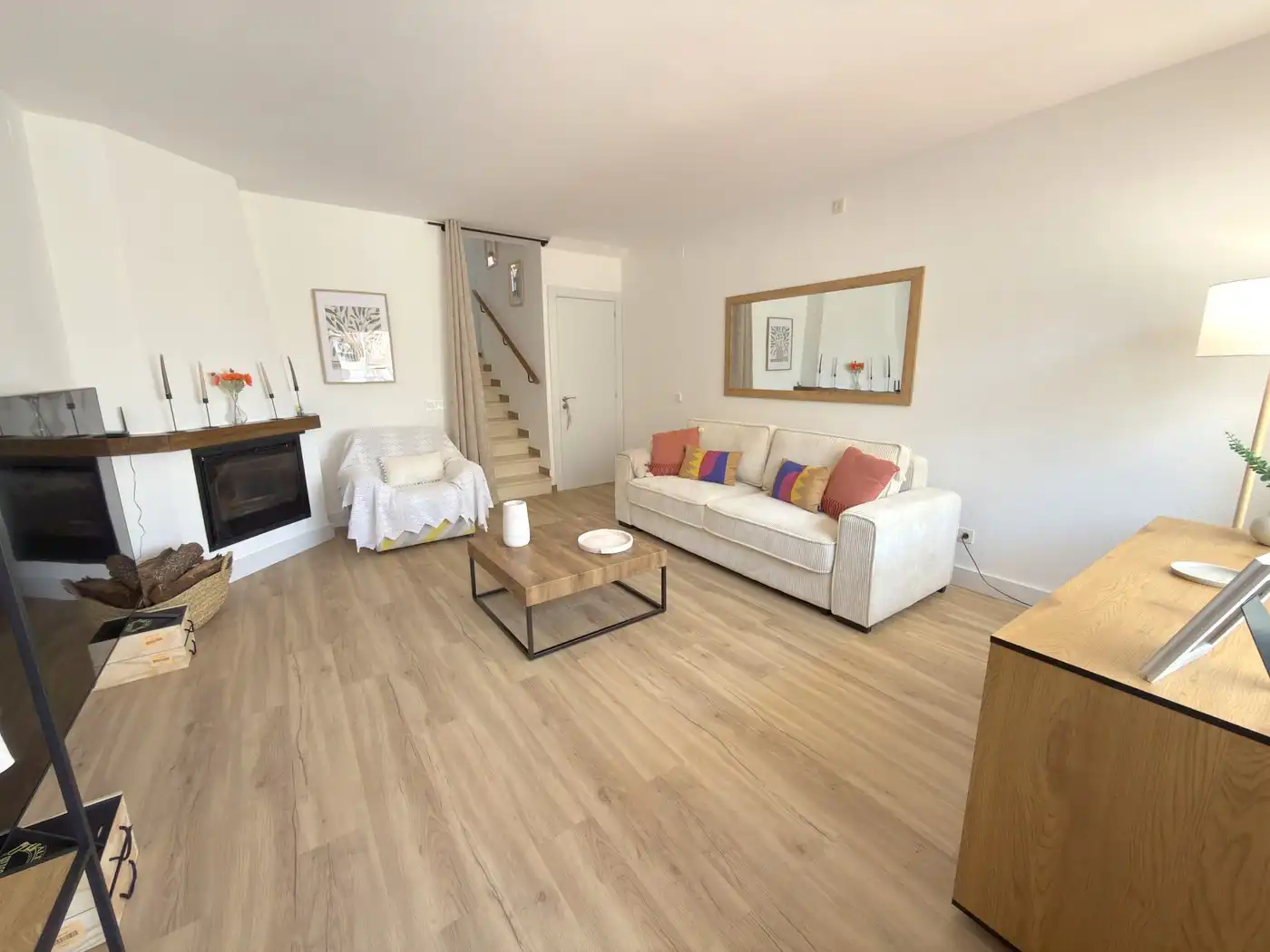 Living room of Detached homes for sale in Cunit  with Air Conditioner, Parquet flooring and Terrace