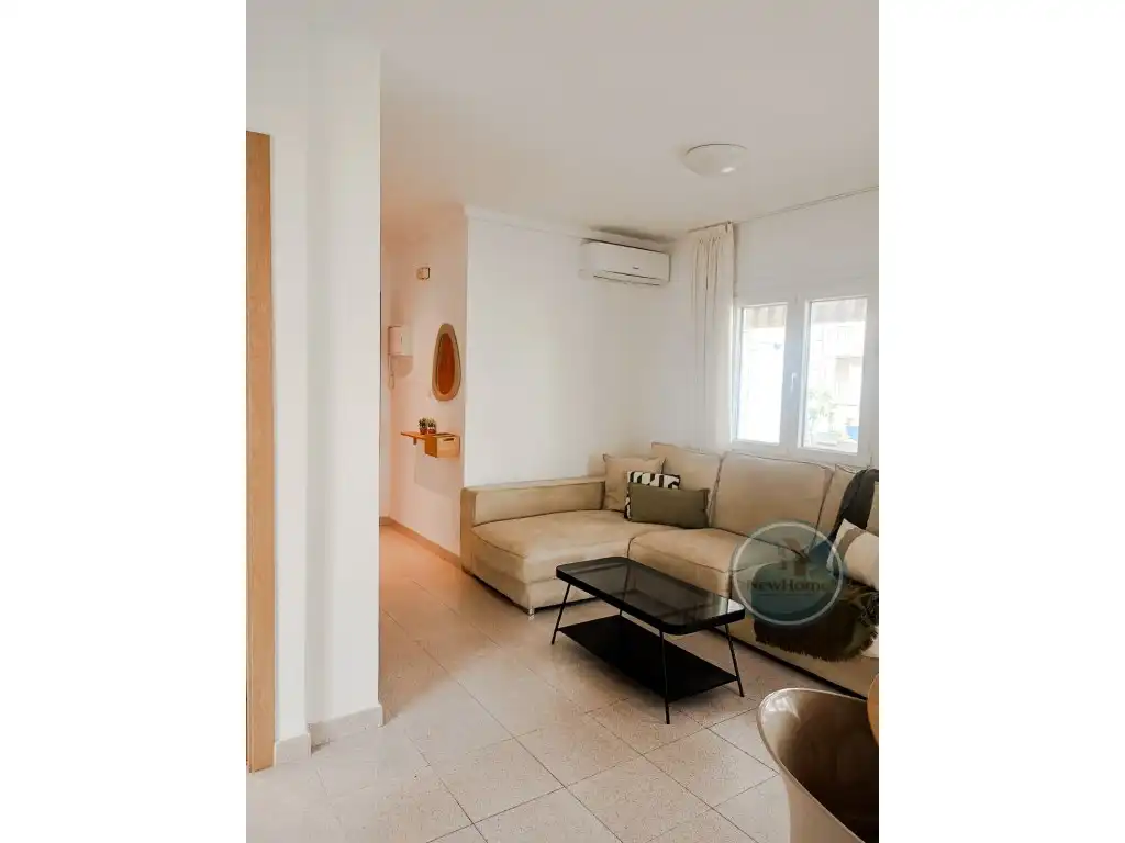 Sala d'estar de Àtic en venda en Santa Pola amb Jardí privat, Terrassa i Piscina comunitària