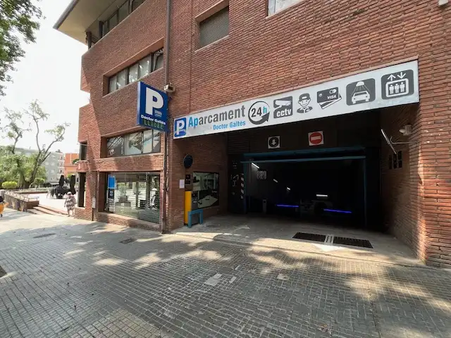 Einzelparkplatz mit Aufzug zum Verkauf in Plaça del Doctor Galtés 2