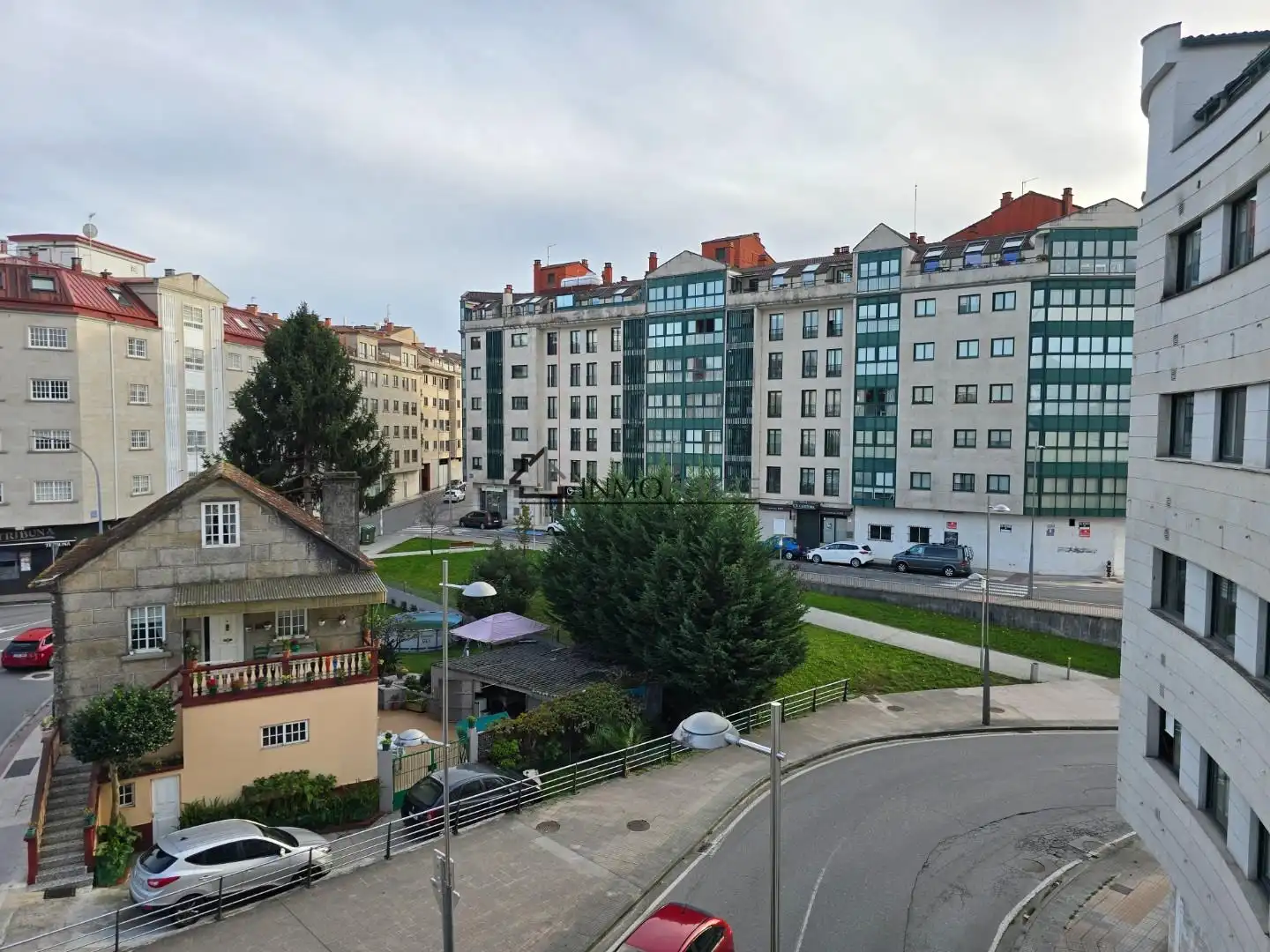 Vista exterior de Pis en venda en Pontevedra Capital  amb Calefacció i Traster