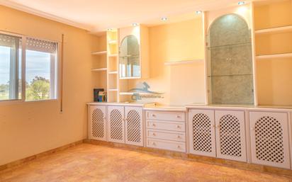 Flat for sale in Linares  with Air Conditioner and Balcony