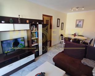 Sala d'estar de Apartament en venda en Nerja amb Aire condicionat, Terrassa i Balcó