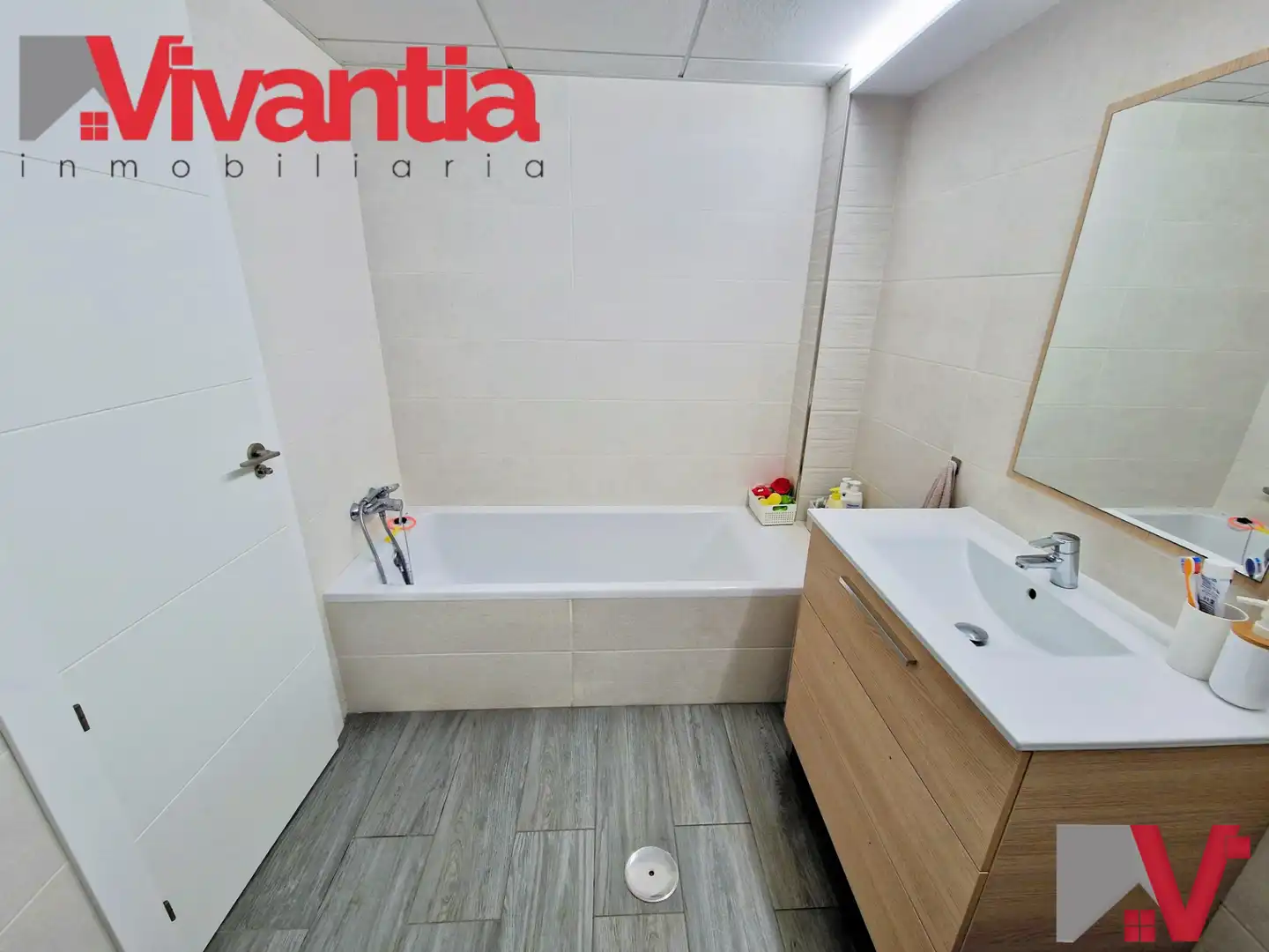 Baño de Piso en venta en Lorca con Aire acondicionado, Calefacción y Terraza