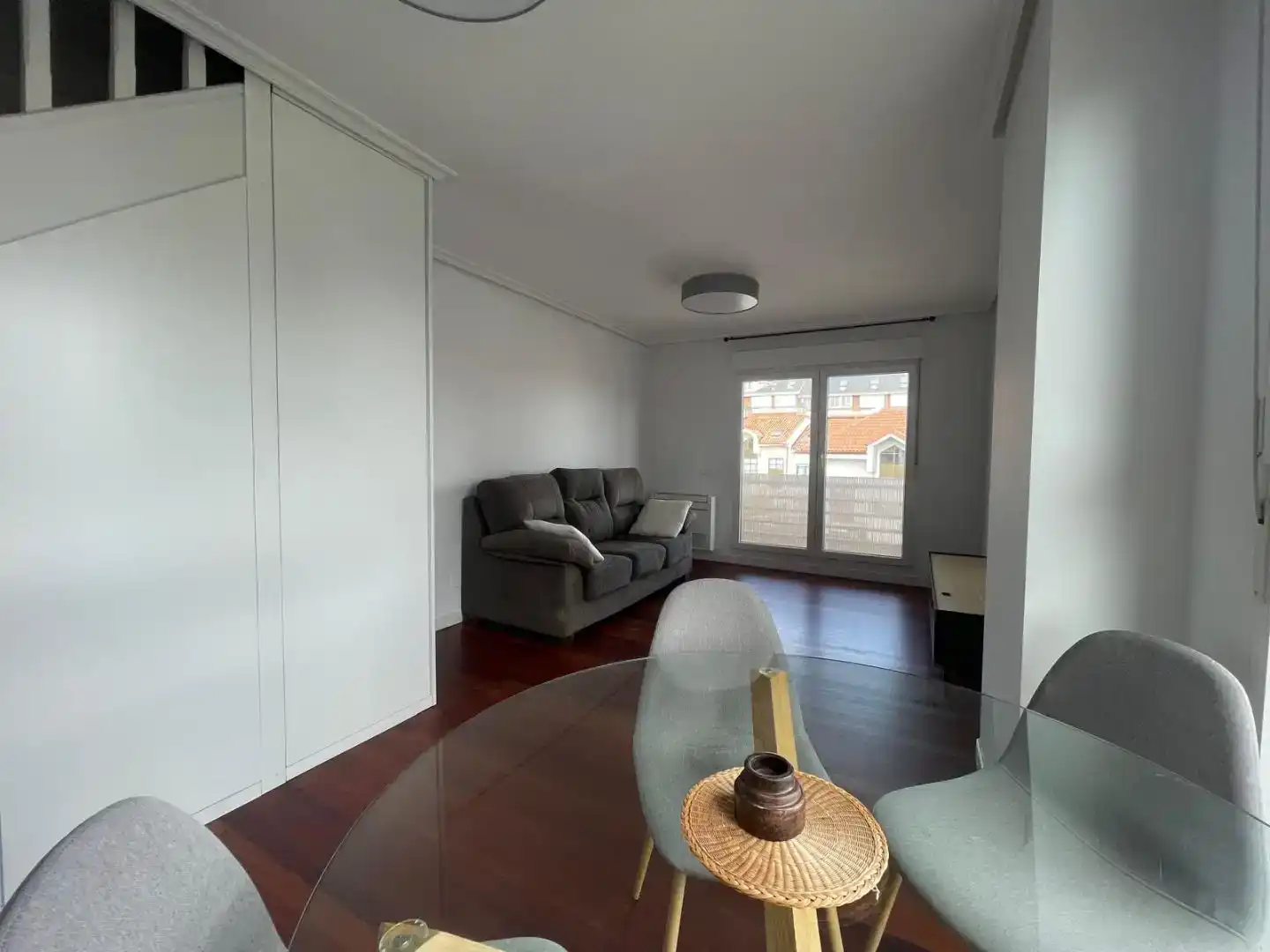 Sala de estar de Dúplex de alquiler en Santander con Aire acondicionado, Parquet y Amueblado