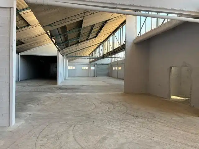 Fabrikhallen zur Miete in Valls