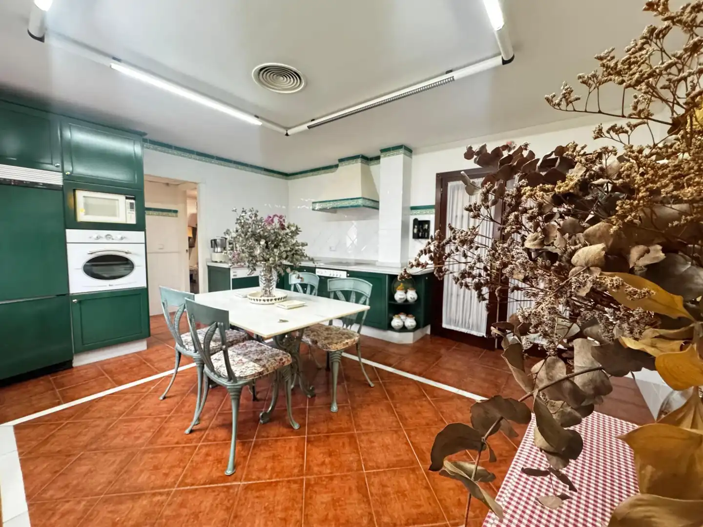 Kitchen of Houses for sale in Córdoba  with Air Conditioner, Private garden and Terrace