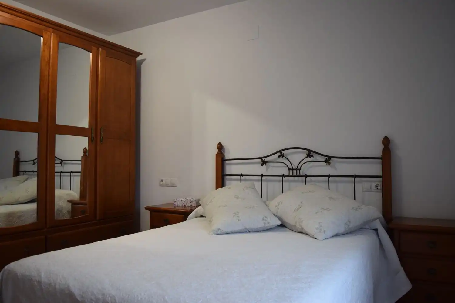 Bedroom of Flat for sale in El Franco 