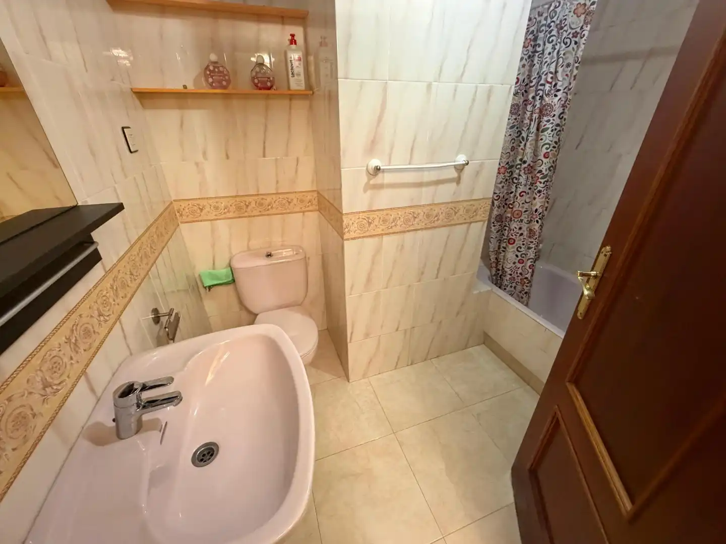 Bathroom of Flat for sale in Santoña  with Furnished