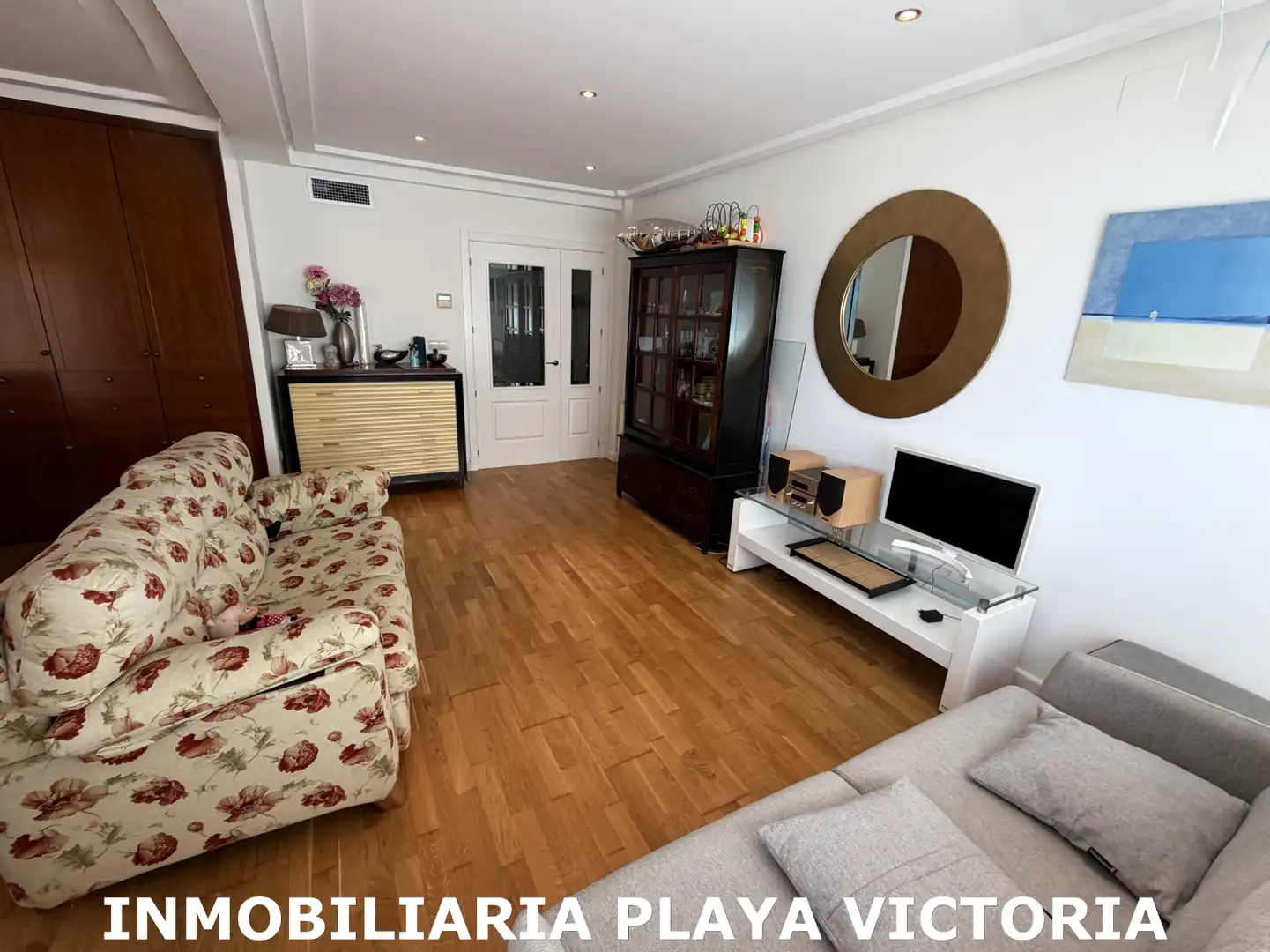 Living room of Flat for sale in Cádiz  with Air Conditioner, Heating and Parquet flooring