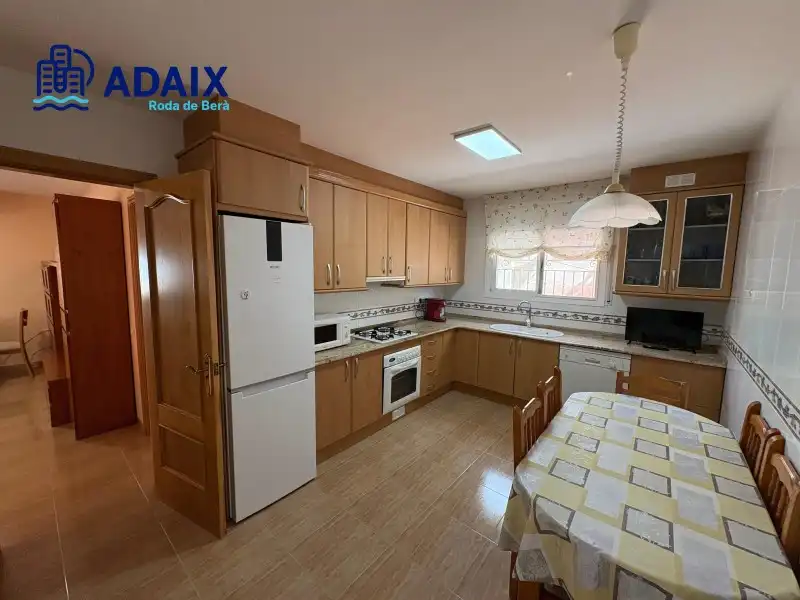 Kitchen of Houses for sale in Roda de Berà  with Air Conditioner, Heating and Terrace