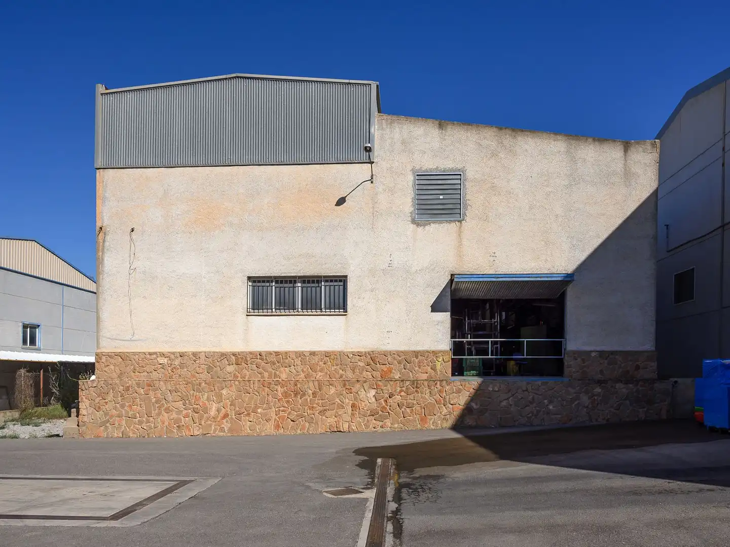 Exterior view of Industrial buildings for rent in Llíria