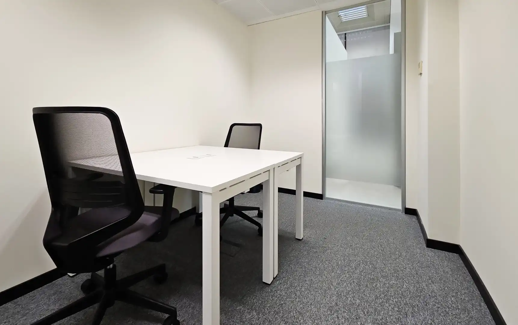 Büro zur Miete in  Madrid Capital mit Klimaanlage, Heizung und Möbliert