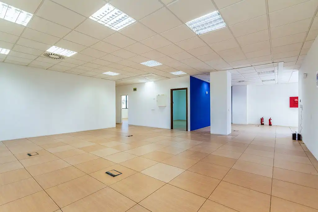 Business premises for sale in Av Vía Láctea, imagen 21