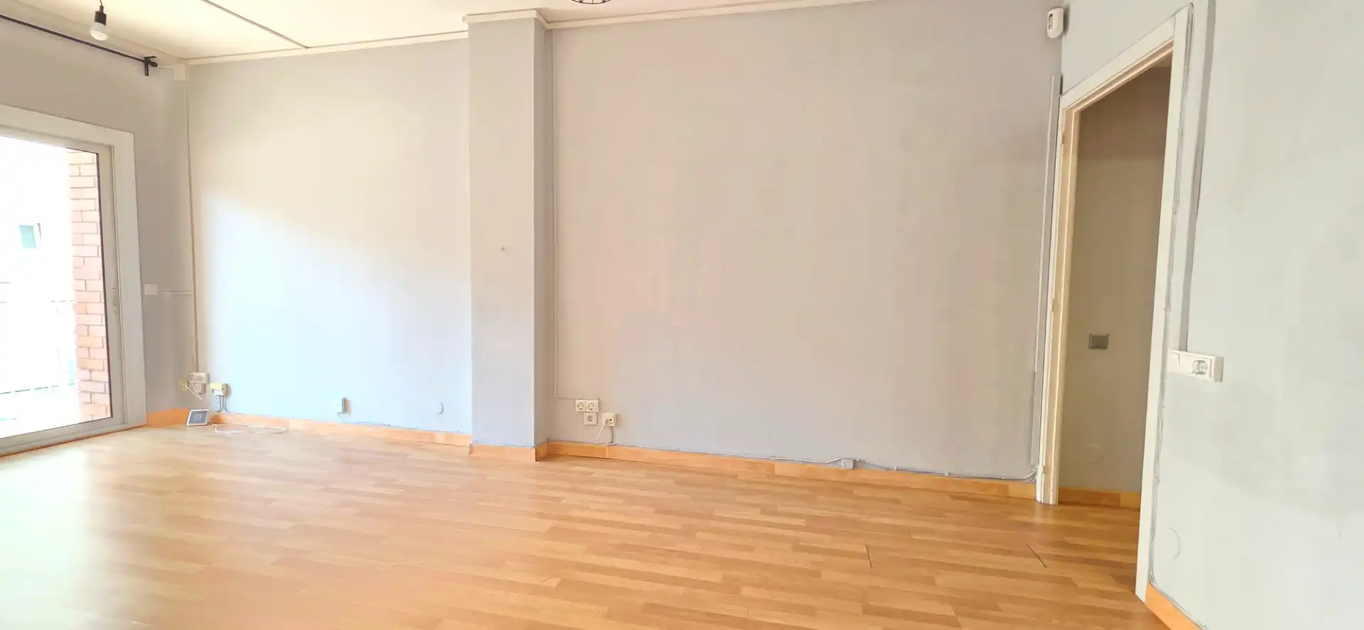 Wohnung zum Verkauf in  Barcelona Capital mit Ofen, Balkon und Alarm