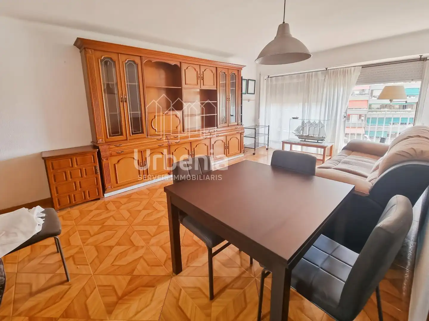 Living room of Flat for sale in Mataró  with Terrace and Furnished