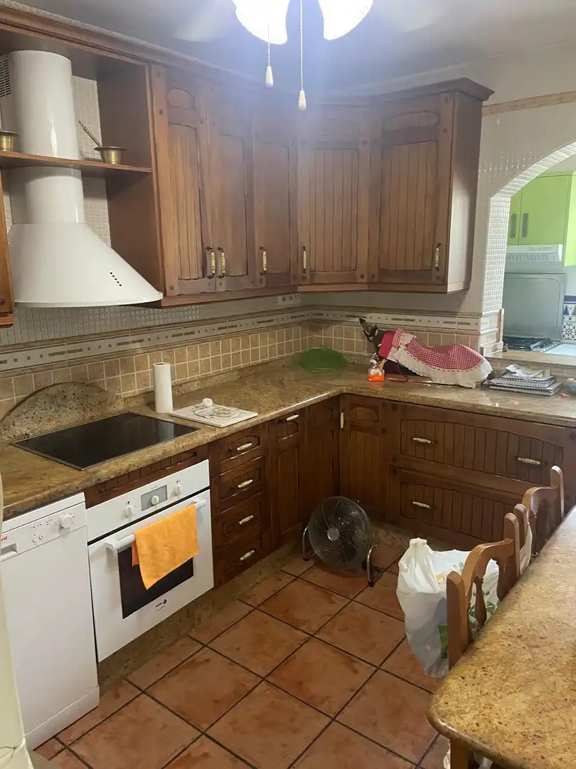 Cuina de Casa o xalet de lloguer en Roquetas de Mar amb Aire condicionat, Calefacció i Jardí privat