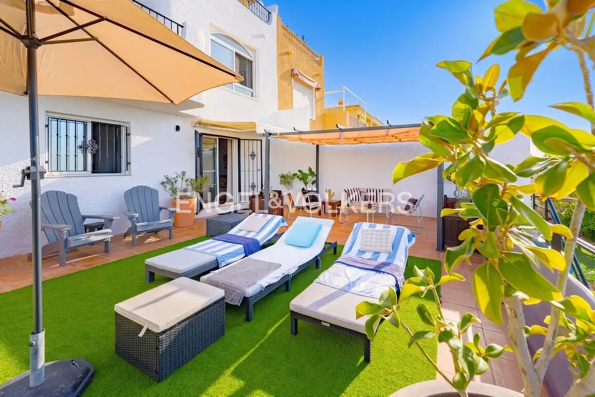 Casa adosada en venta en Calle Finlandia, 182, Poble Nou - Montiboli