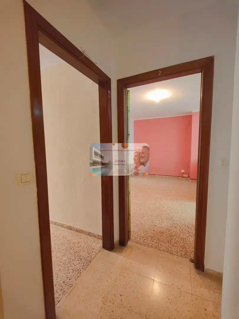 Oficina amb ascensor en venda a FOLA