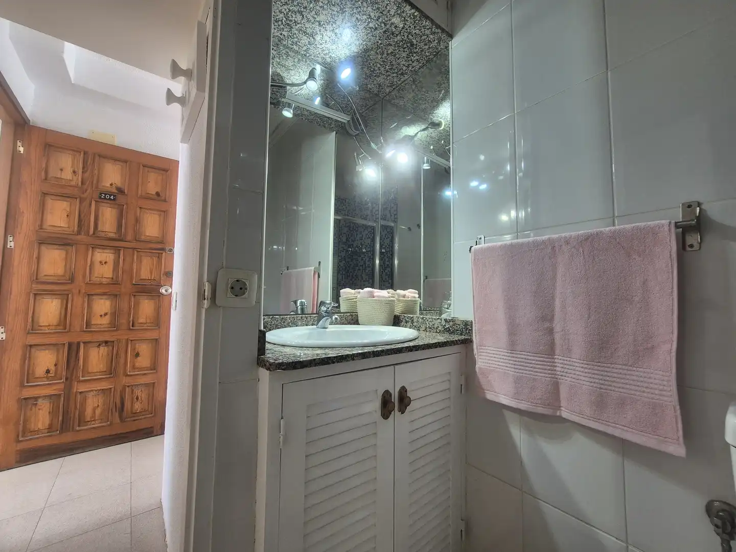 Badezimmer von Wohnungen zur Miete in San Bartolomé de Tirajana mit Privatgarten, Terrasse und Schwimmbad