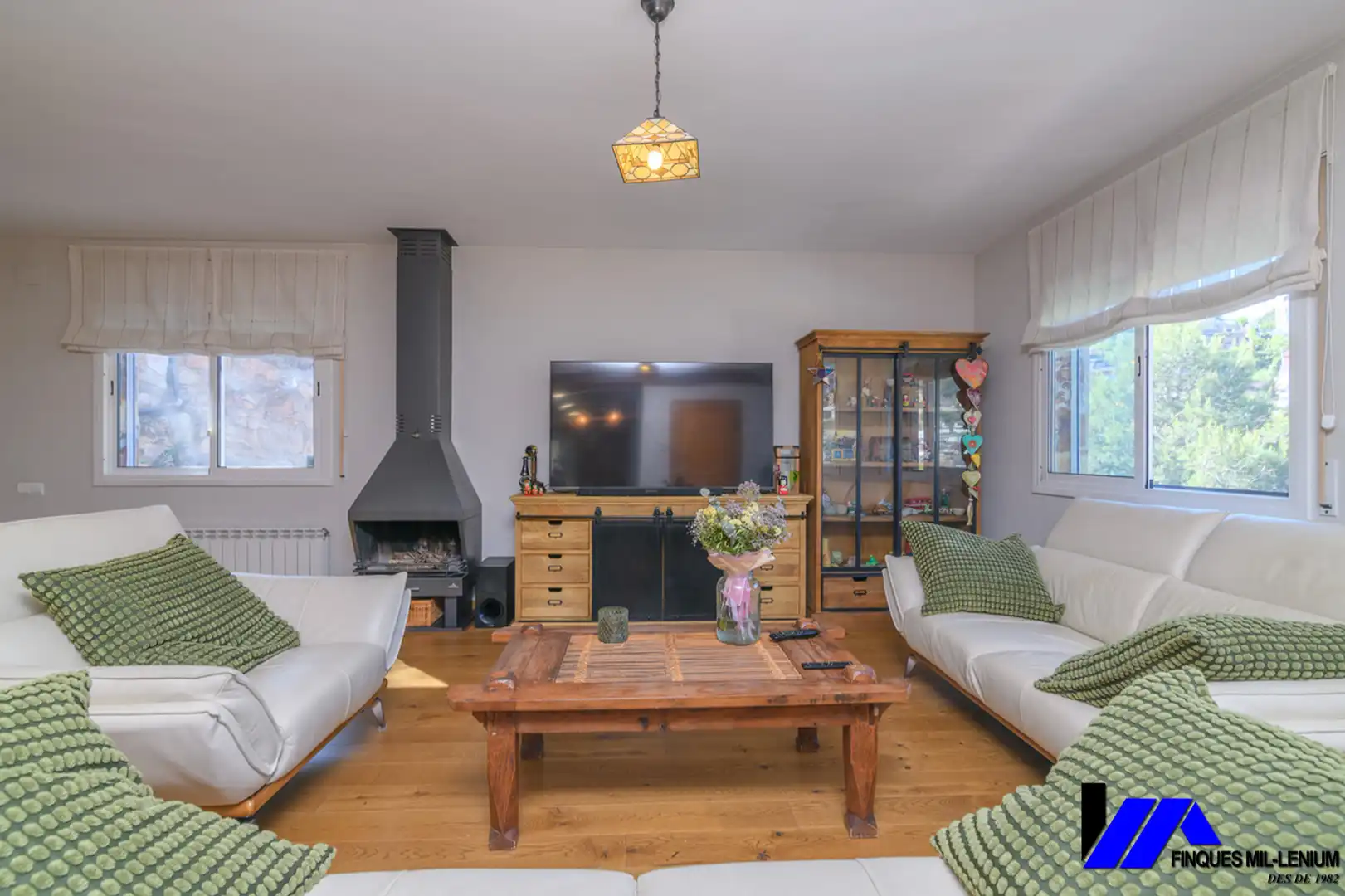 Sala de estar de Casa o chalet en venta en Vallirana con Aire acondicionado, Calefacción y Jardín privado