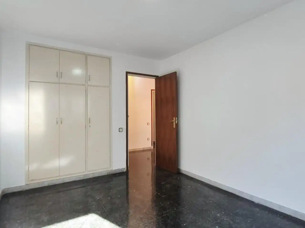 Dormitori de Pis en venda en Terrassa amb Calefacció