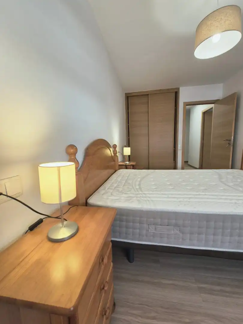 Habitación de Piso de alquiler en Santiago de Compostela  con Calefacción, Parquet y Trastero