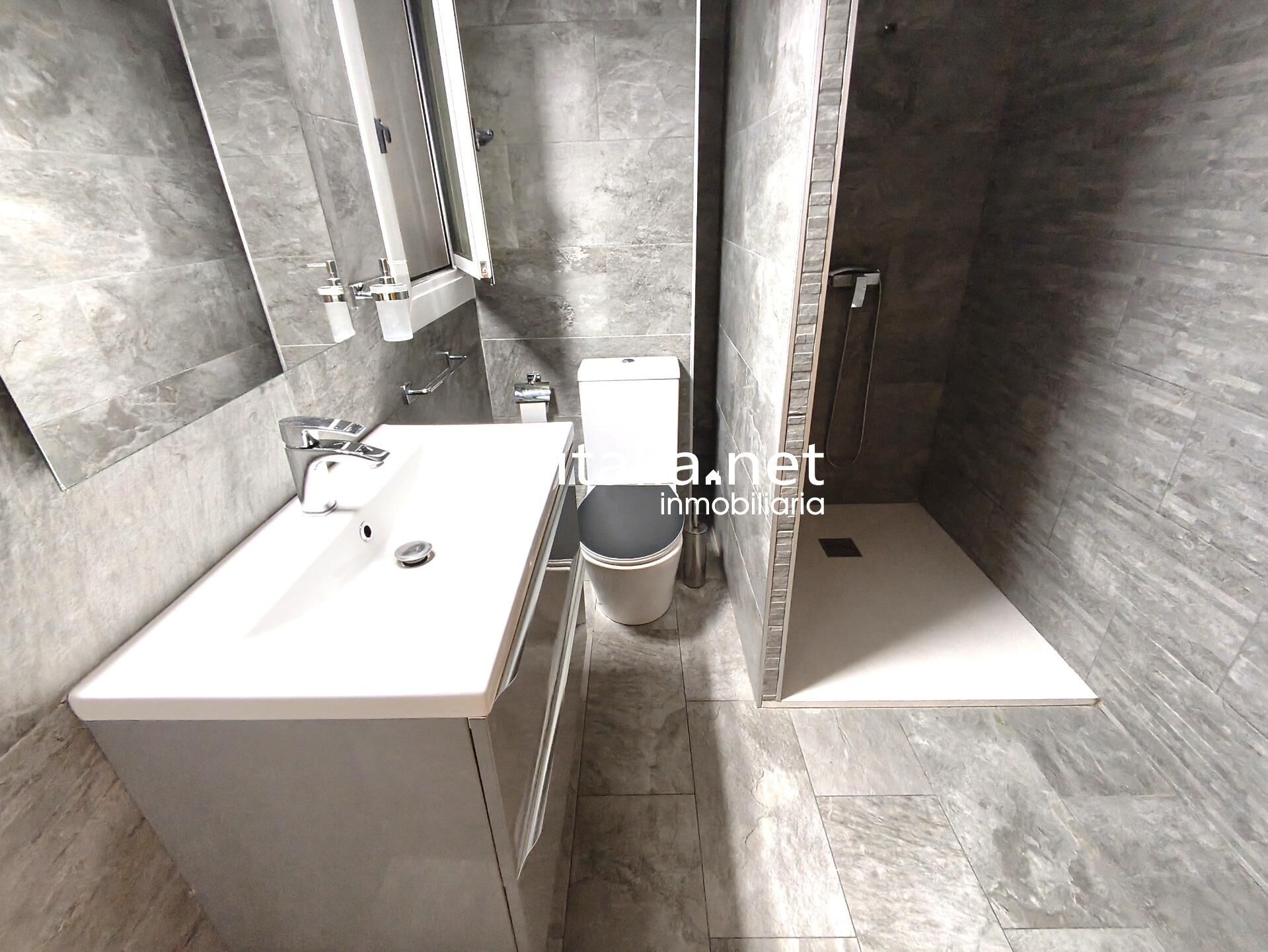 Bathroom of Flat for sale in Villena  with Terrace