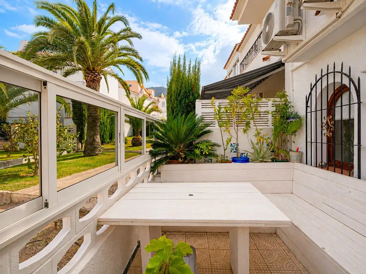 Terraza de Casa adosada en venta en L'Alfàs del Pi con Aire acondicionado, Calefacción y Jardín privado