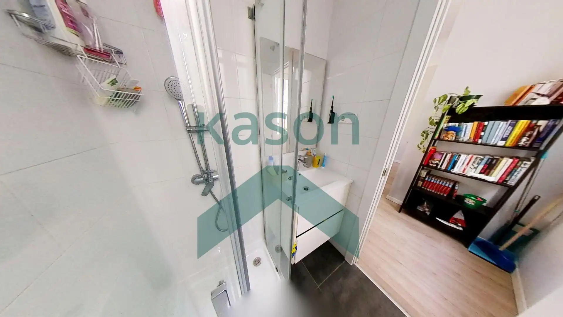 Badezimmer von Wohnung zum Verkauf in Madrid mit Klimaanlage und Heizung