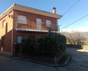 Vista exterior de Casa o xalet en venda en Gargantilla del Lozoya amb Terrassa