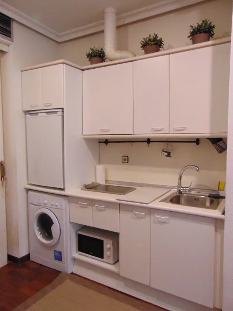 Cuina de Apartament en venda en Madrid amb Aire condicionat, Moblat i Balcó