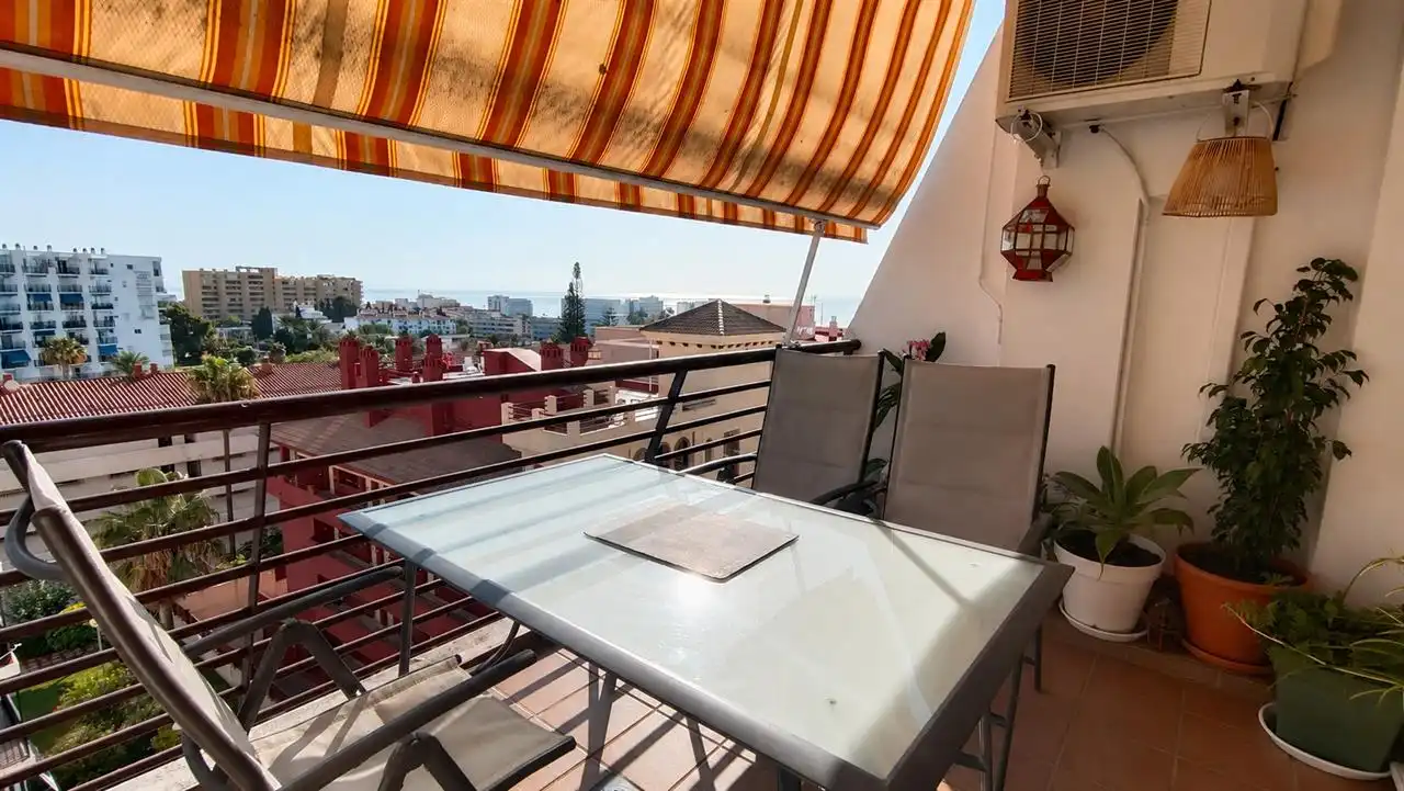 Terrasse von Wohnung zur Miete in Benalmádena mit Schwimmbad und Möbliert