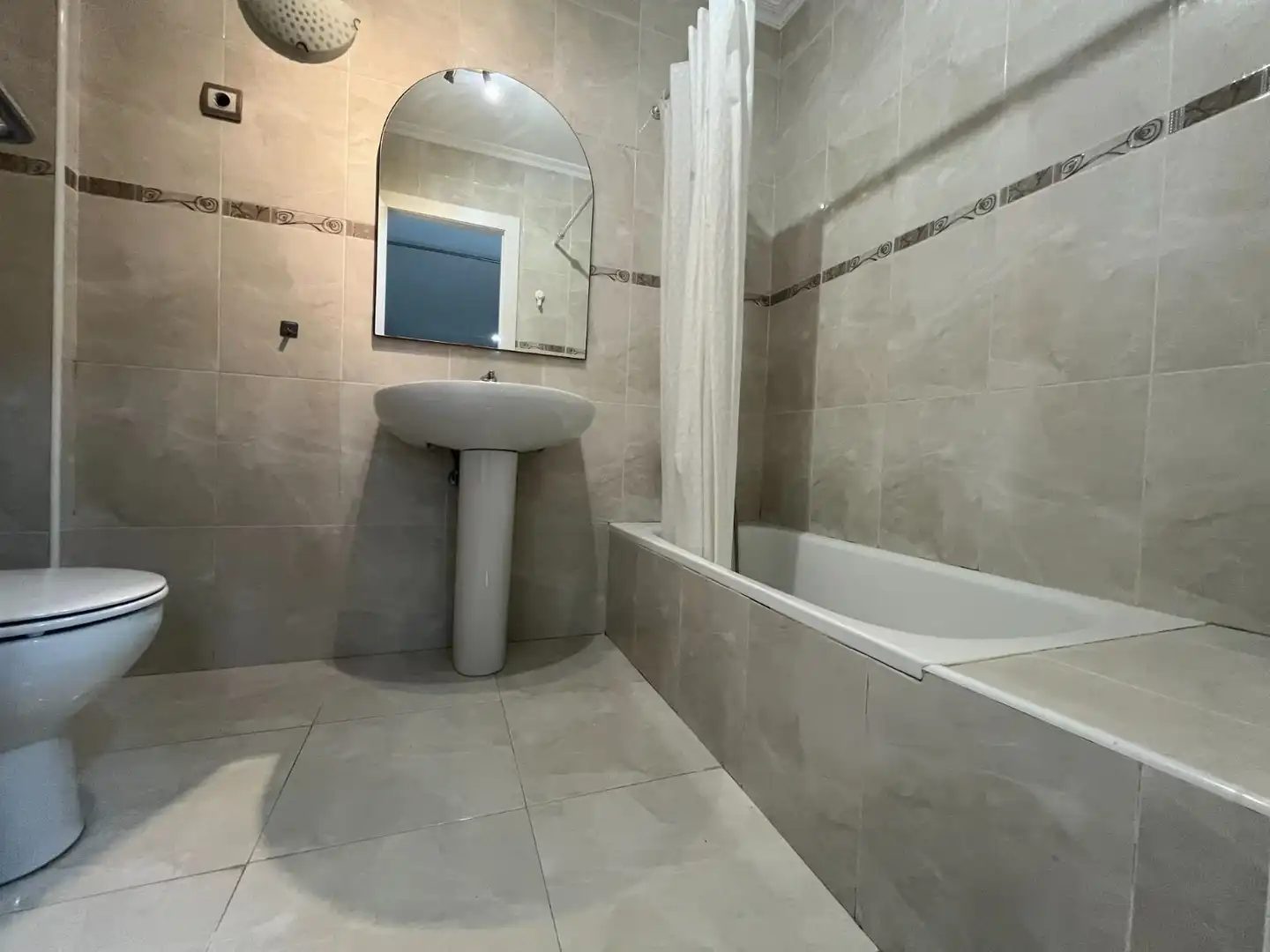 Baño de Casa o chalet en venta en Castro-Urdiales con Calefacción, Terraza y Trastero