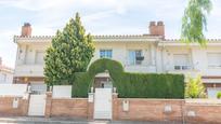 Vista exterior de Casa adosada en venda en Calafell amb Calefacció, Jardí privat i Terrassa
