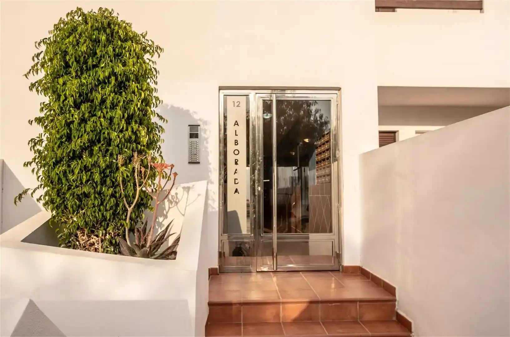 Flat for sale in Vera  with Air Conditioner