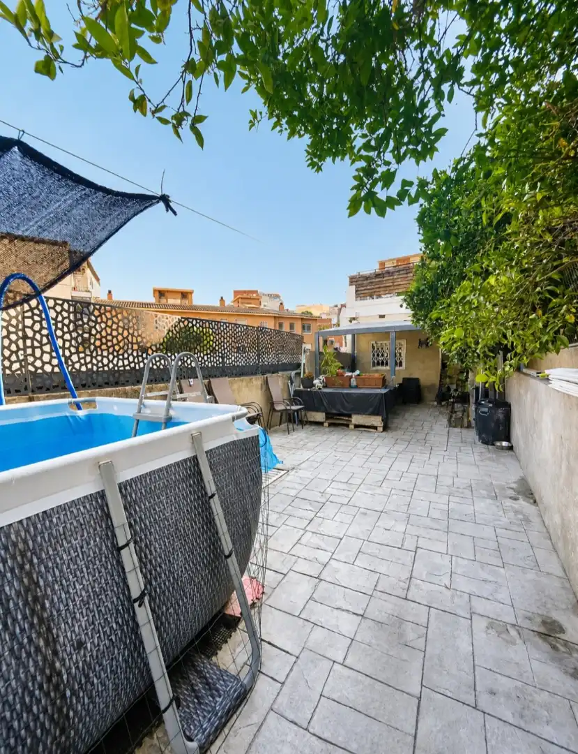 Terrassa de Casa o xalet en venda en Santa Coloma de Gramenet amb Aire condicionat, Calefacció i Jardí privat