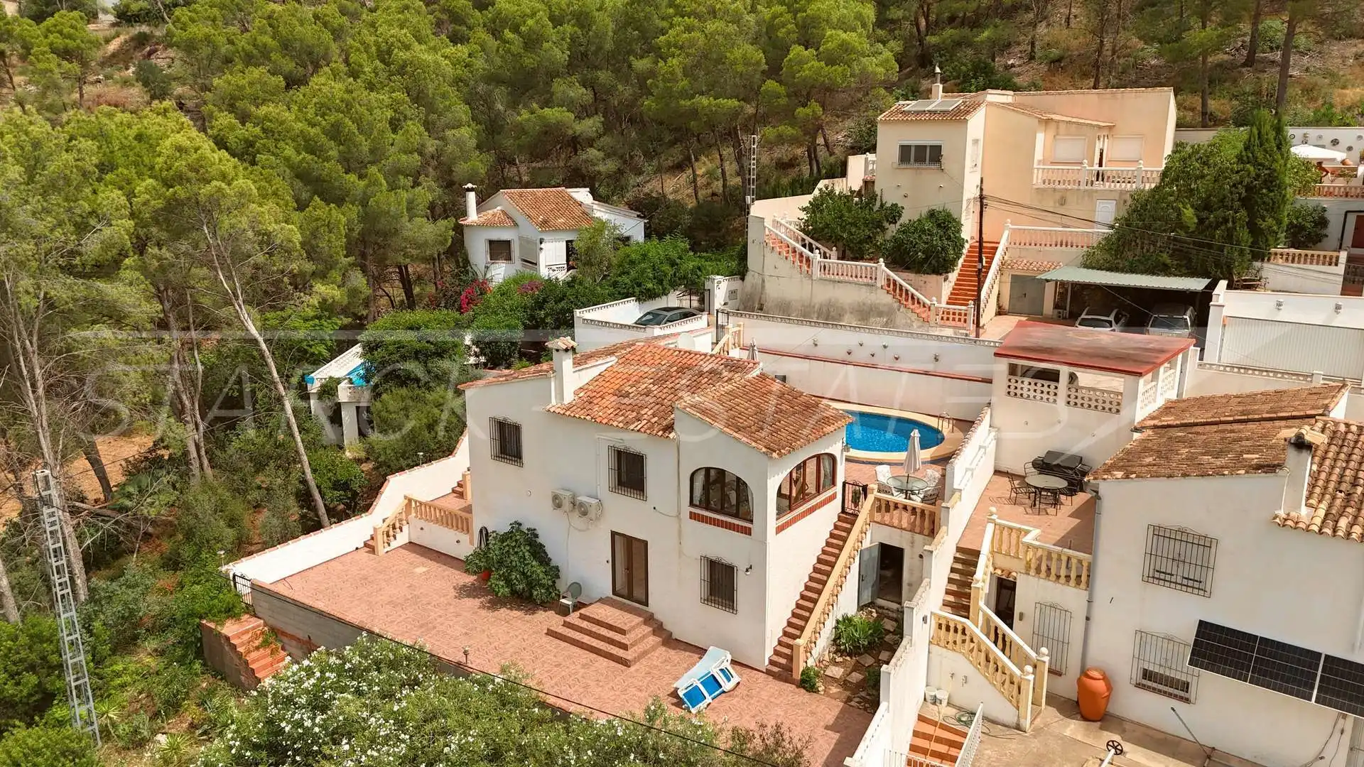 Vista exterior de Casa o xalet en venda en L'Atzúbia amb Aire condicionat, Jardí privat i Piscina