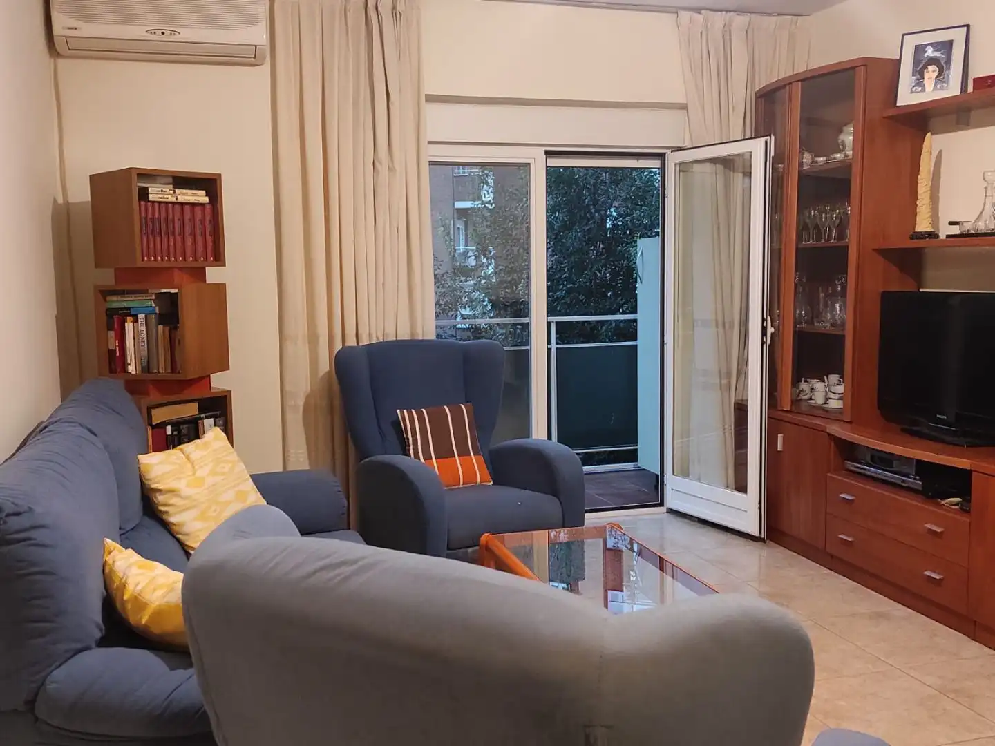 Sala d'estar de Pis en venda en  Madrid Capital amb Terrassa i Balcó