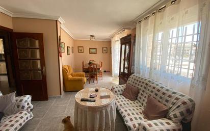 Sala d'estar de Casa adosada en venda en Tarancón amb Terrassa i Traster