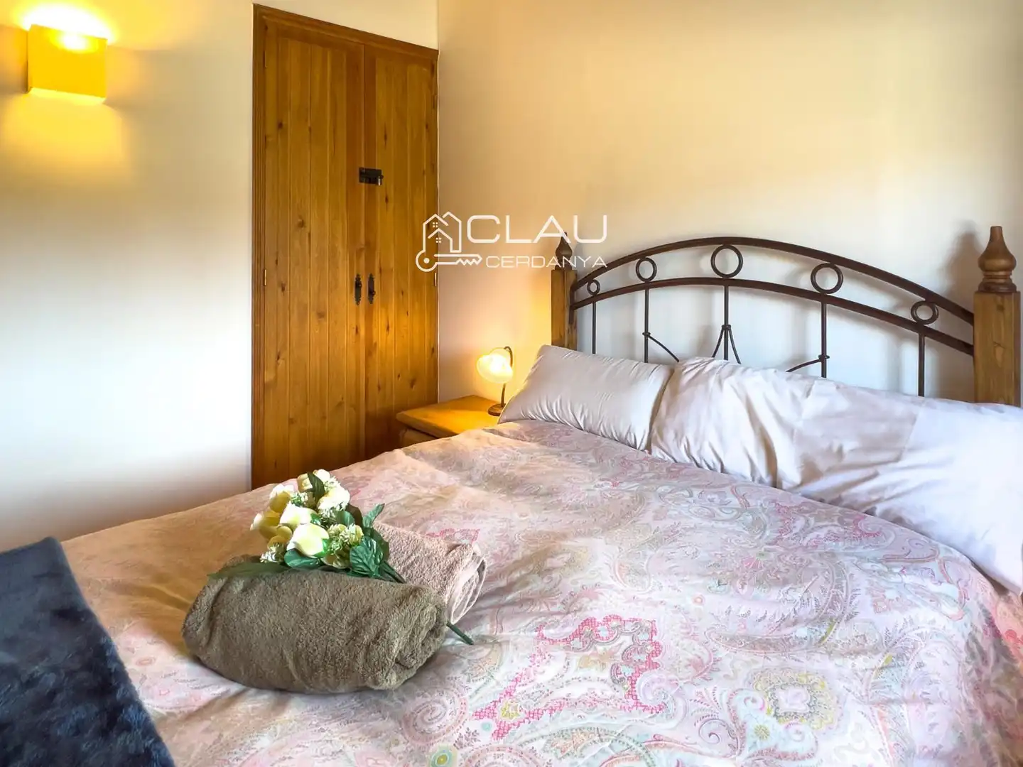 Bedroom of Detached homes for rent in Osséja  with Heating, Private garden and Parquet flooring