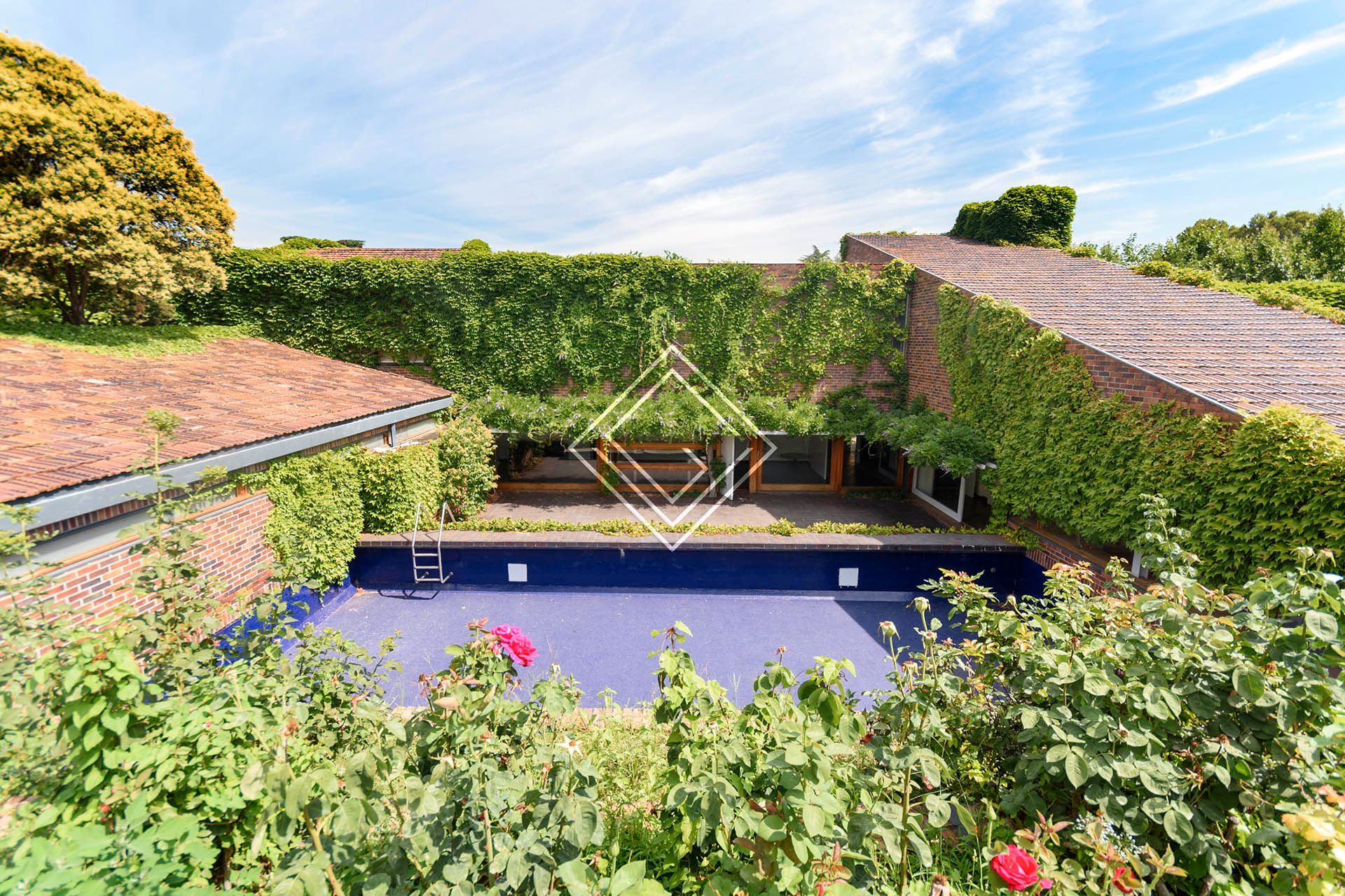 Swimming pool of House or chalet for sale in  Madrid Capital  with Private garden, Terrace and Storage room
