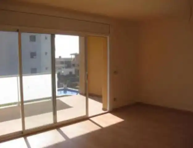 Maison jumelée avec terrasse à vendre à Carrer Montserrat Roig, imagen 4